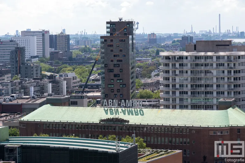 De Rotterdamse Dakendagen 2024 in Rotterdam met het uitzicht op het gebouw op de Coolsingel