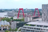 De Rotterdamse Dakendagen 2024 in Rotterdam met het uitzicht op de skyline van Rotterdam