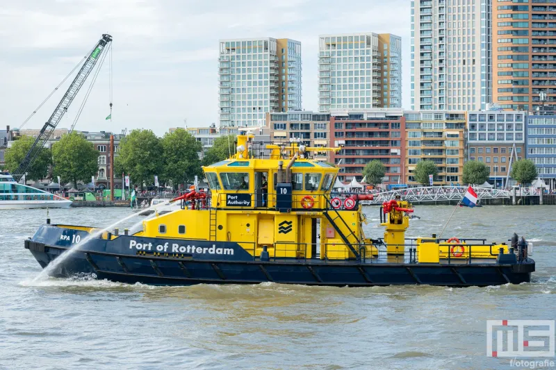 Het schip de RPA10 tijdens de Wereldhavendagen 2024 in Rotterdam