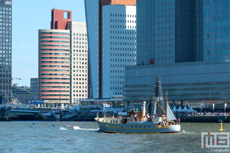 Het stoomschip ss George Stephenson tijdens de Wereldhavendagen 2024 in Rotterdam